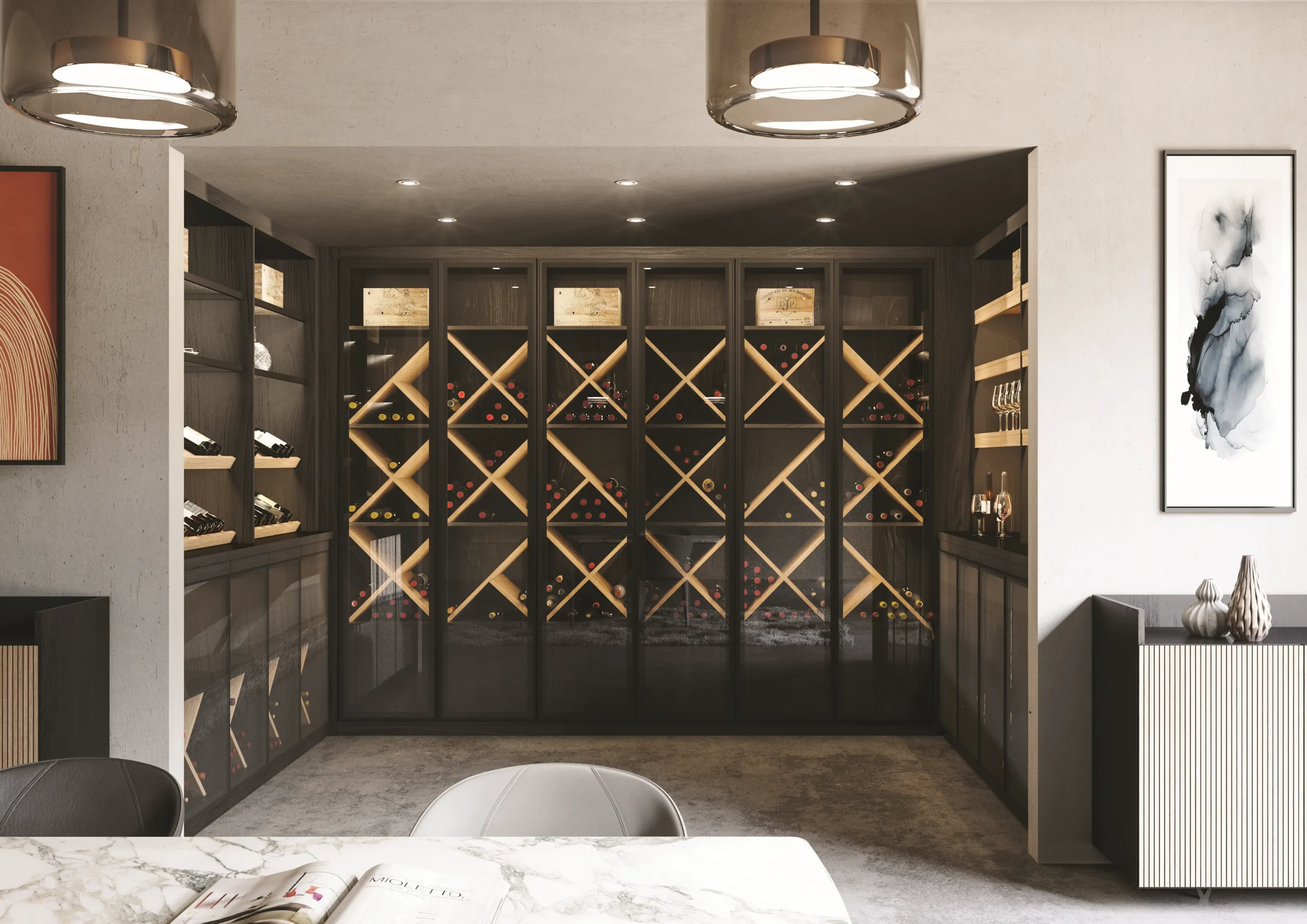 Aménagement cave à vin sur mesure avec portes vitrées, casiers de rangement et étagères pour bouteilles