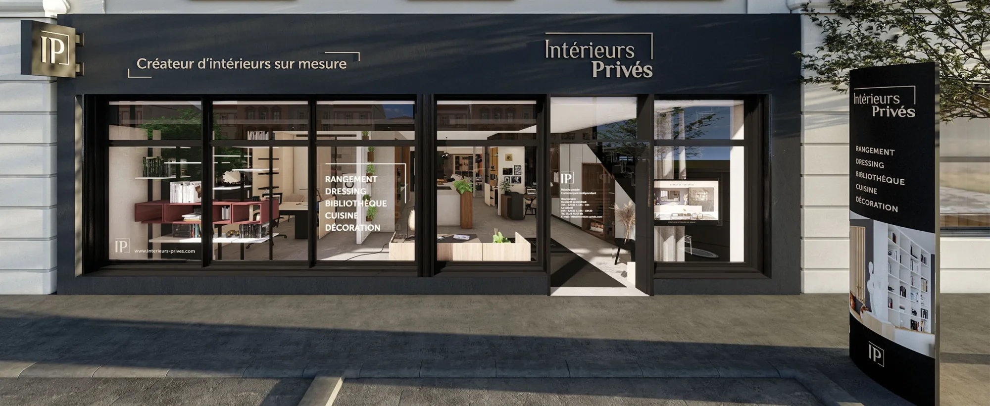 Façade d’un showroom Intérieurs Privés dédié à l’aménagement intérieur sur mesure, avec vitrine et espace d’exposition visible