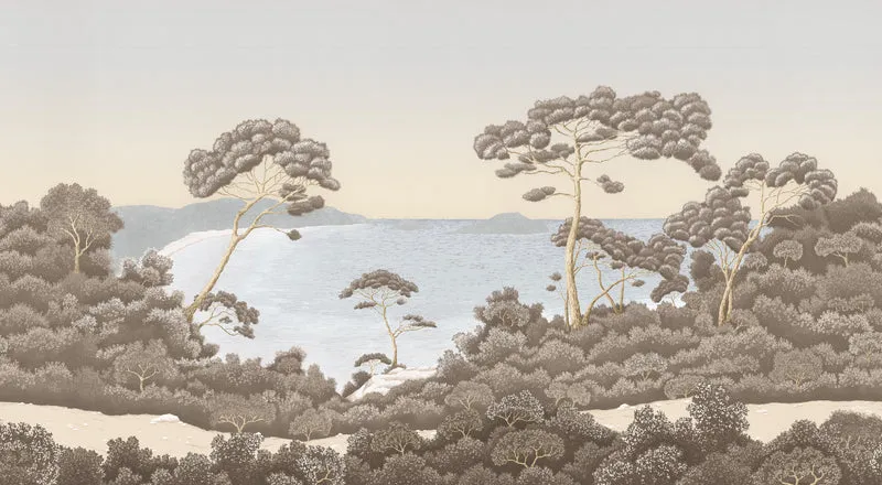 Papier peint panoramique représentant un paysage méditerranéen avec pins, mer et teintes douces.